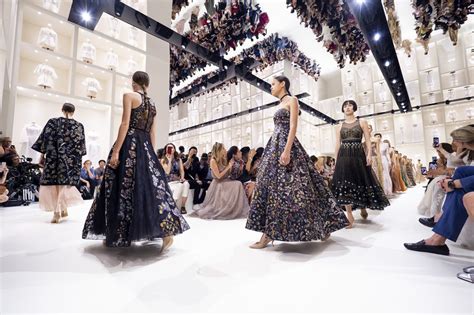 défilé dior automne hiver 2018|Les impressions des VIP's au défilé Dior Automne.